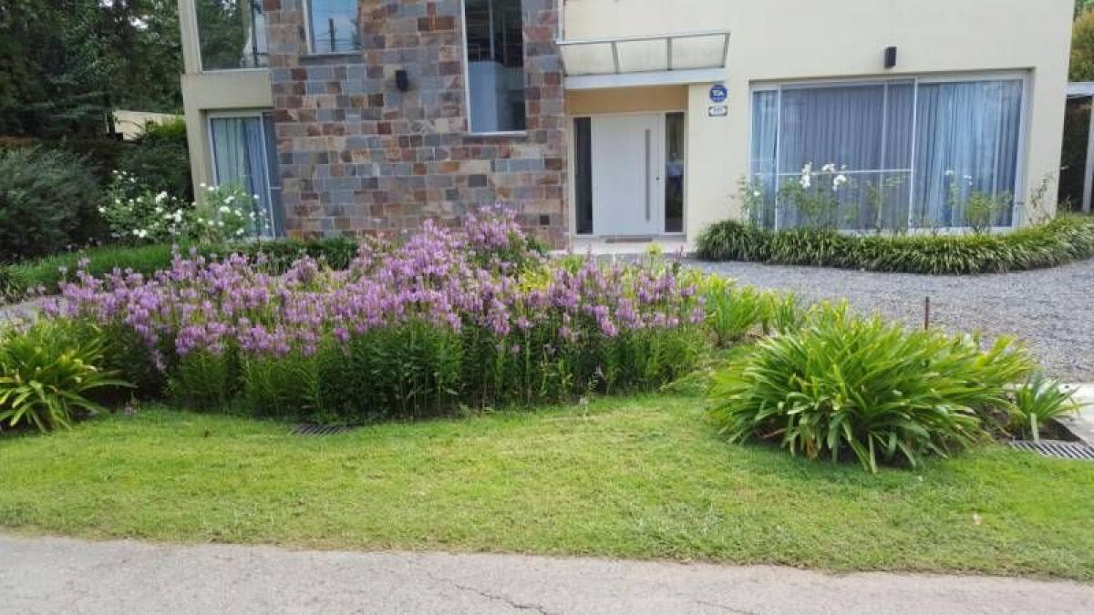 3 bedrooms House in Pilar, Argentina No. 85150