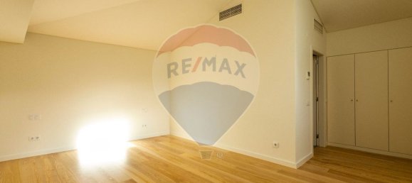 2 bedrooms Apartment in Lisbon, Portugal No. 76773 3