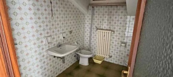 9 rooms Apartment in Mantua, Italy No. 247244 16