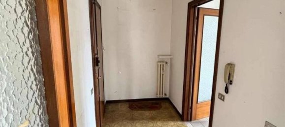 9 rooms Apartment in Mantua, Italy No. 247244 3