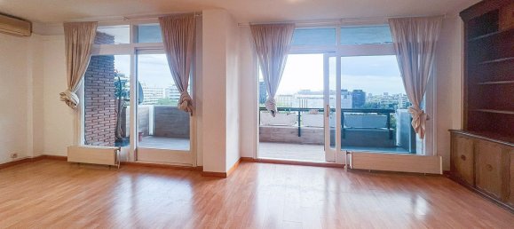 4 bedrooms Apartment in Barcelona, Spain No. 10733 4