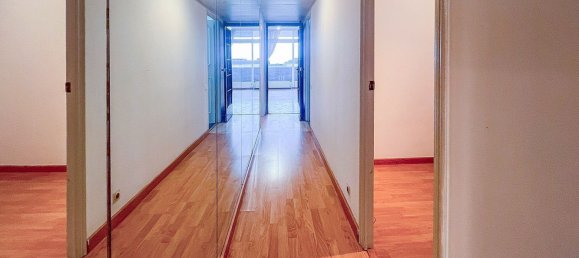 4 bedrooms Apartment in Barcelona, Spain No. 10733 16