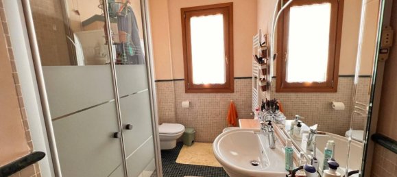 3 rooms Apartment in Treviso, Italy No. 22639 16