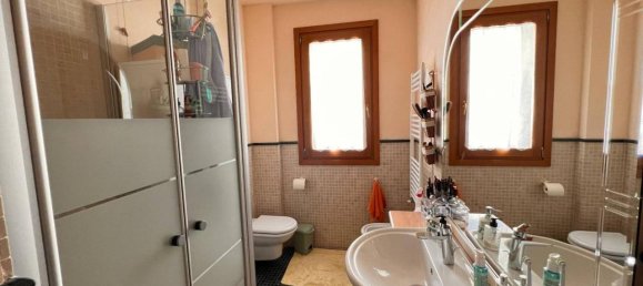 3 rooms Apartment in Treviso, Italy No. 22639 29