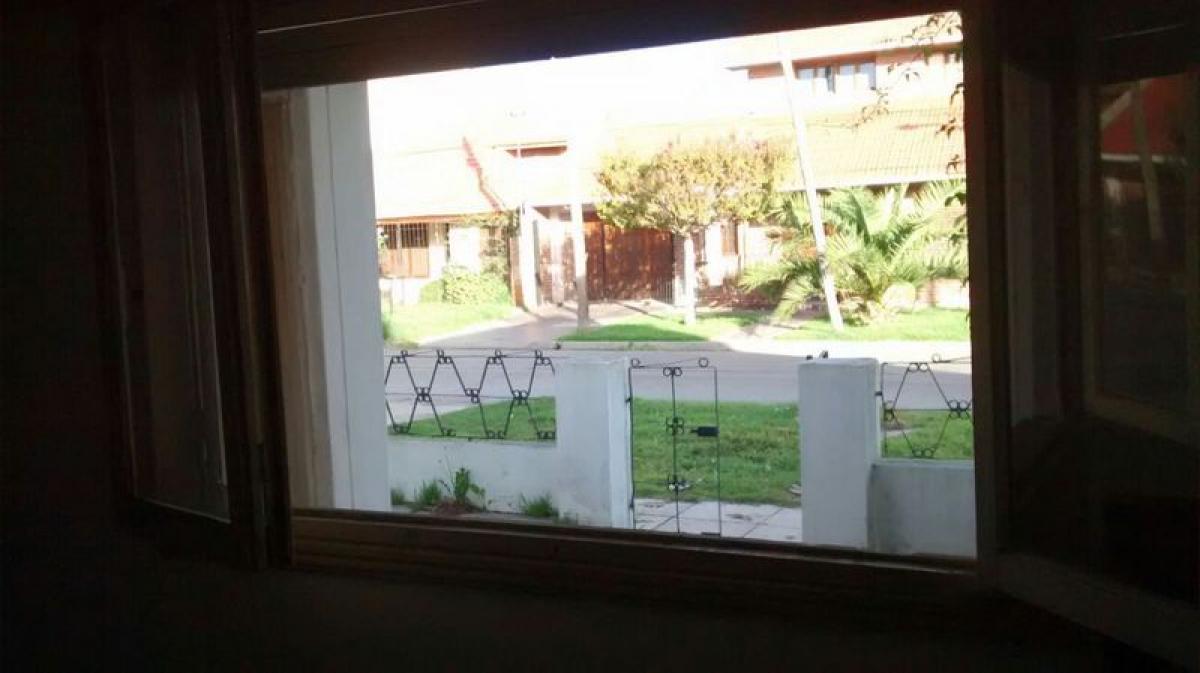 3 bedrooms House in Mar del Plata, Argentina No. 79035