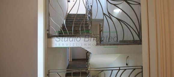 Дом с 6 комнатами в Чезано Мадерно, Италия № 314715 37