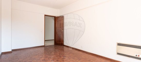 3 bedrooms Apartment in Lisbon, Portugal No. 251106 14