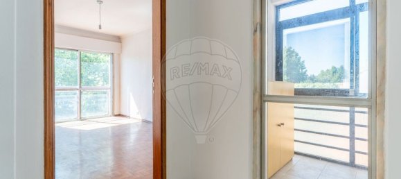 3 bedrooms Apartment in Lisbon, Portugal No. 251106 9