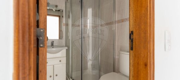 3 bedrooms Apartment in Lisbon, Portugal No. 251106 19