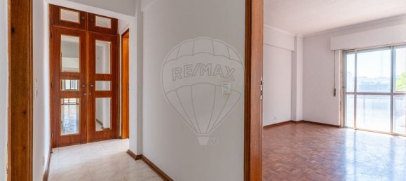 3 bedrooms Apartment in Lisbon, Portugal No. 251106 18