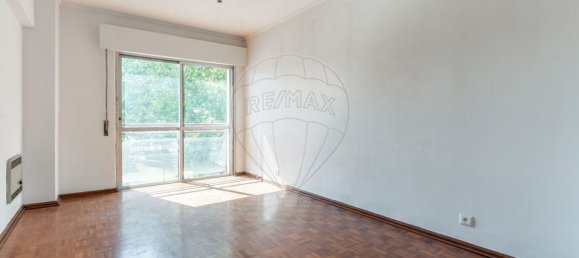 3 bedrooms Apartment in Lisbon, Portugal No. 251106 10