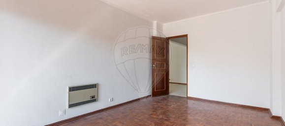 3 bedrooms Apartment in Lisbon, Portugal No. 251106 13