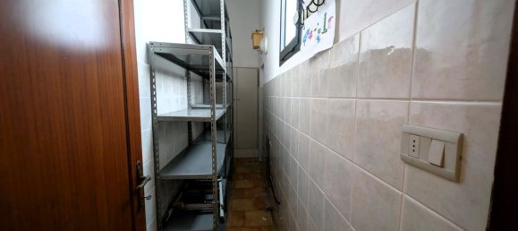 97m² Commercial property in Prato, Italy No. 48809 8