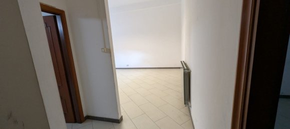 97m² Commercial property in Prato, Italy No. 48809 4