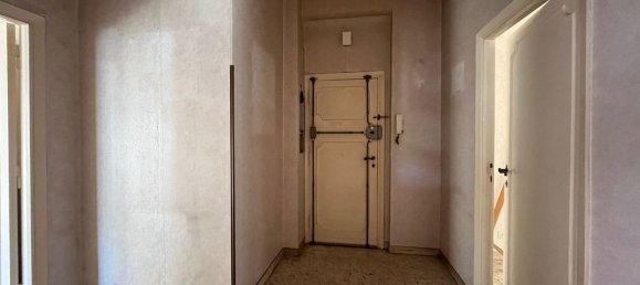 3 rooms Apartment in Rome, Italy No. 46836 2