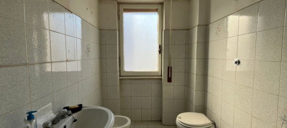 3 rooms Apartment in Rome, Italy No. 46836 25