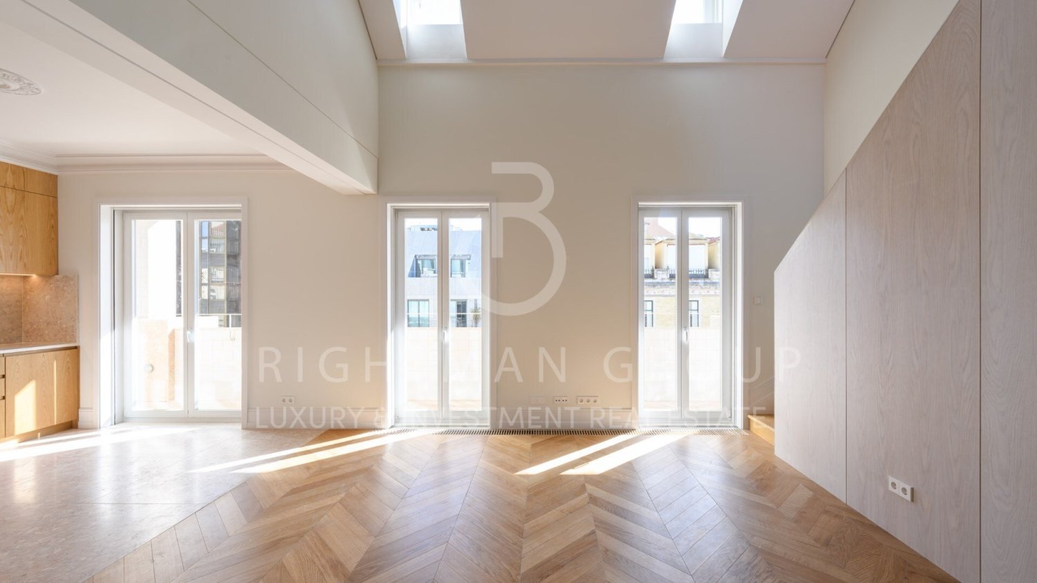 4 bedrooms Duplex in Lisbon, Portugal No. 114125