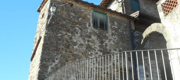 4 bedrooms House in Coreglia Antelminelli, Italy No. 699 3