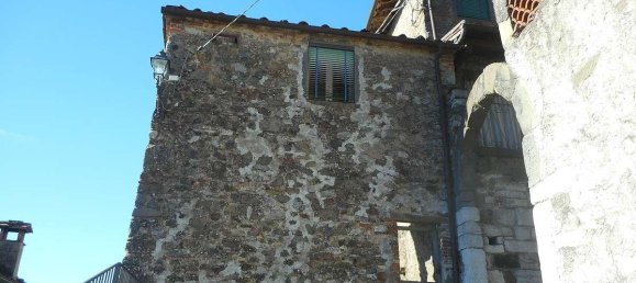 4 bedrooms House in Coreglia Antelminelli, Italy No. 699 4