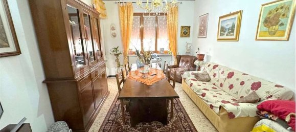 Квартира с 2 спальнями в Нови Лигуре, Италия № 161475 3