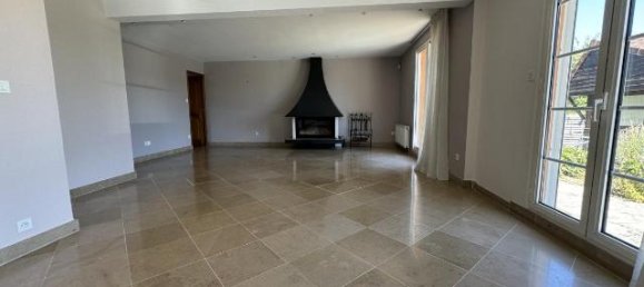 5 Schlafzimmer Haus in Marly, France, Nr. 335577 2