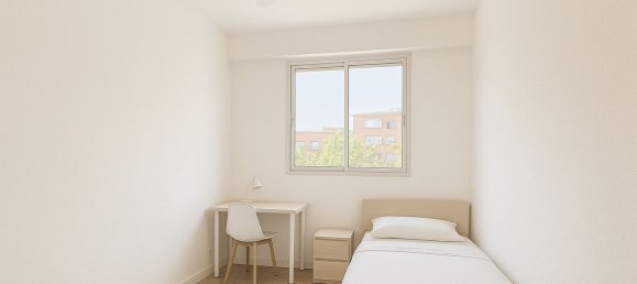 4 bedrooms Apartment in Madrid, Spain No. 170748 7