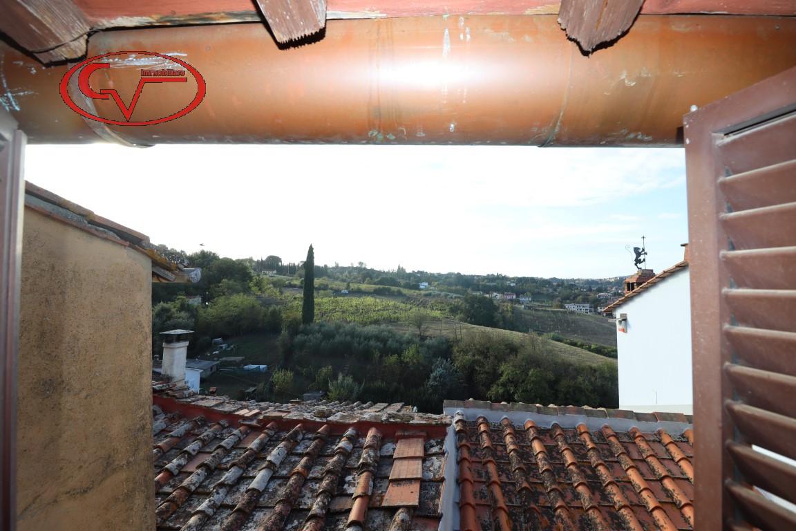 4 rooms House in Montevarchi, Italy No. 235672