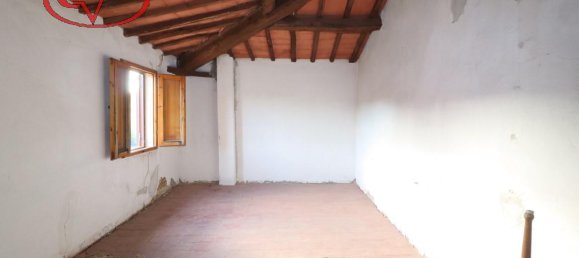 4 rooms House in Montevarchi, Italy No. 235672 3