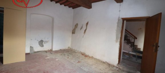 4 rooms House in Montevarchi, Italy No. 235672 14