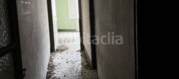 Bâtiment à Vic, Spain 1117m² No. 69088 10