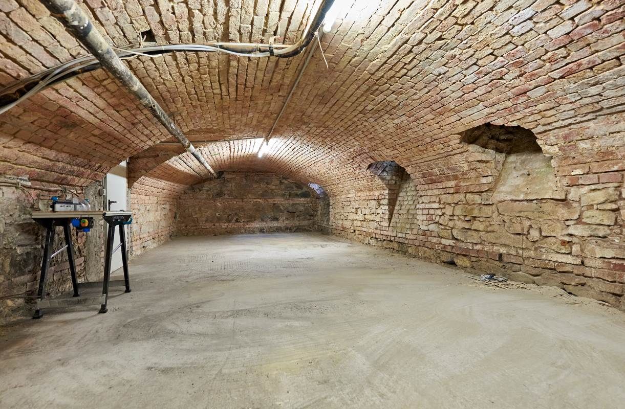 60m² Commercial property in Wahring, Austria No. 14328