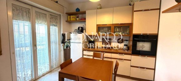 4غرفة شقة في Naples, Italy رقم 42001 16