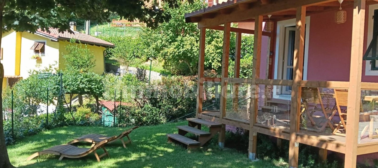 2 bedrooms House in Genoa, Italy No. 264653