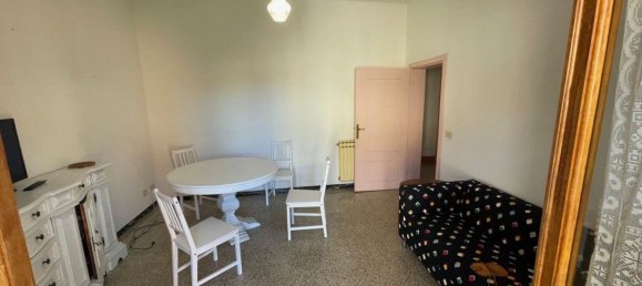 5 rooms Apartment in Siena, Italy No. 223795 2