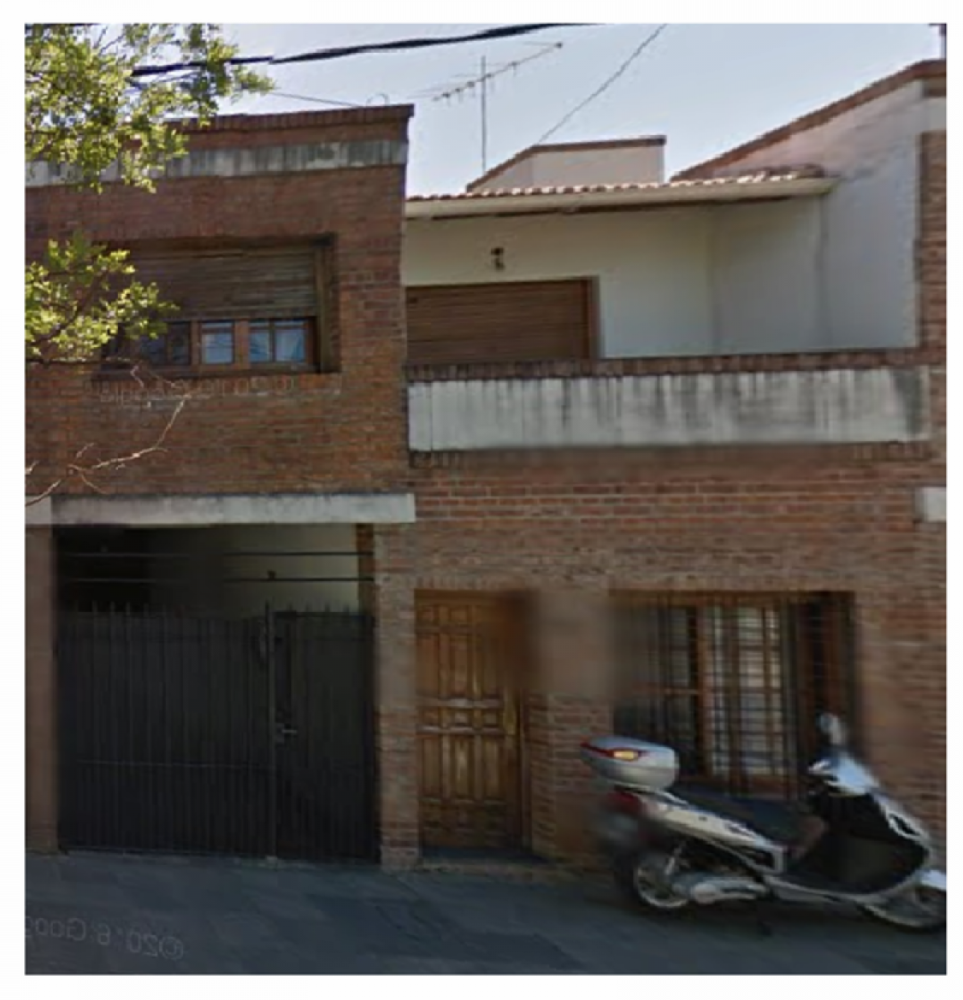 3 bedrooms House in Lanus, Argentina No. 59526