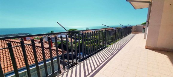 9 rooms Villa in Aci Catena, Italy No. 141452 7