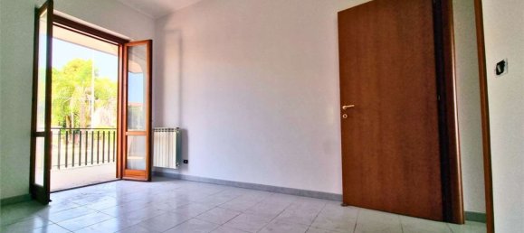 9 rooms Villa in Aci Catena, Italy No. 141452 2