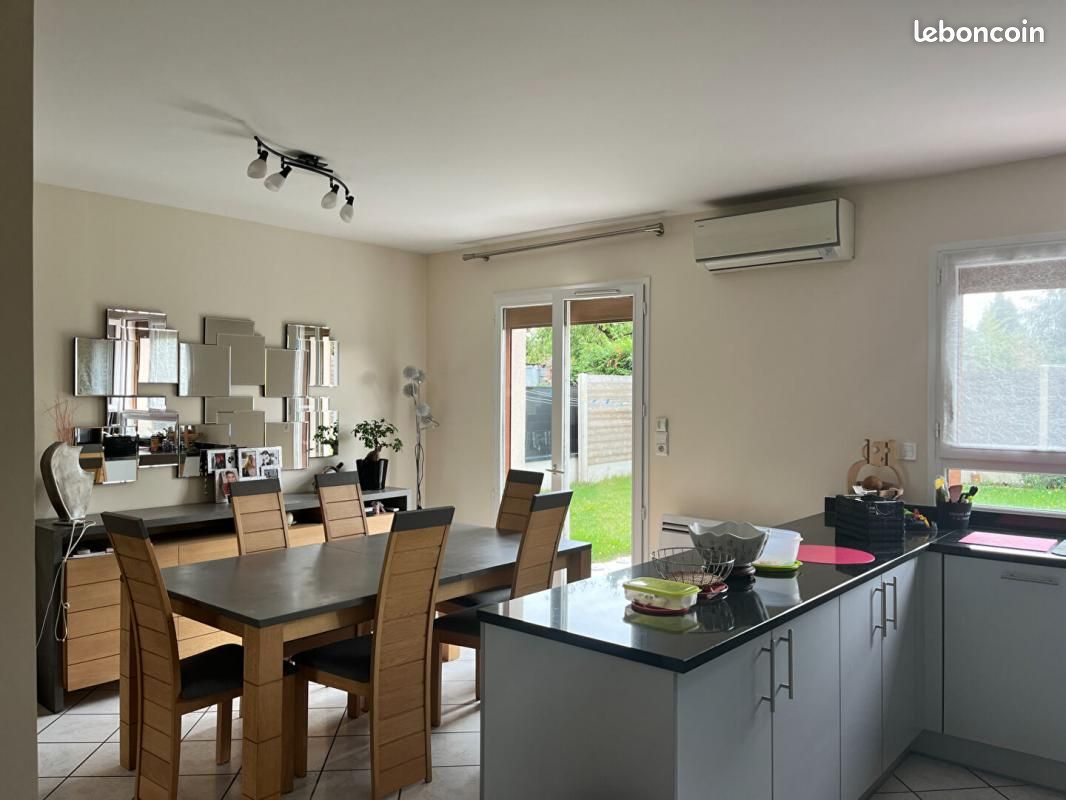 4 غرف نوم منزل في Saint-Denis-de-l'Hotel, France رقم 236533