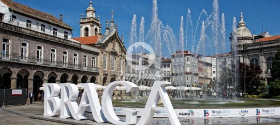 500m² Commercial property in Braga, Portugal No. 61635 3