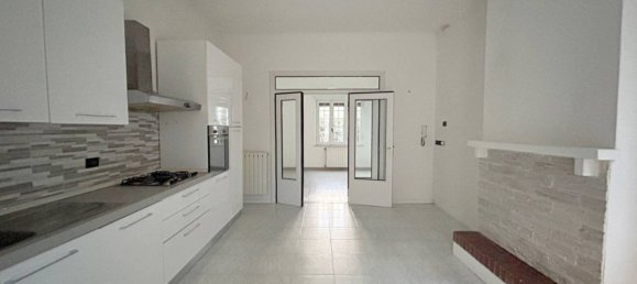 2 bedrooms Apartment in San Benedetto del Tronto, Italy No. 25490 2
