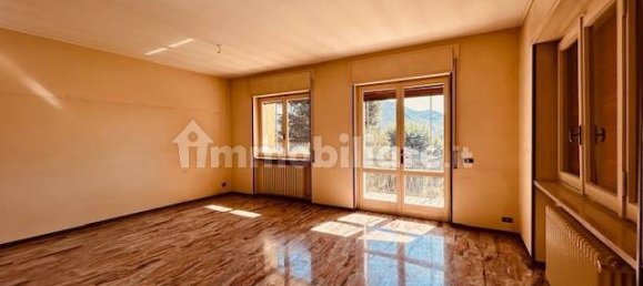 4 bedrooms Villa in Nembro, Italy No. 377416 10