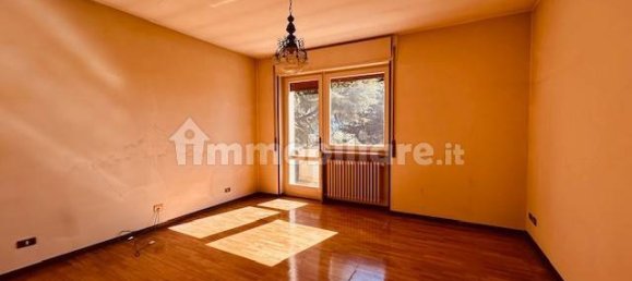 4 bedrooms Villa in Nembro, Italy No. 377416 2