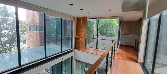 4 bedrooms Cafe / restaurant in Bangkok, Thailand No. 6429 11