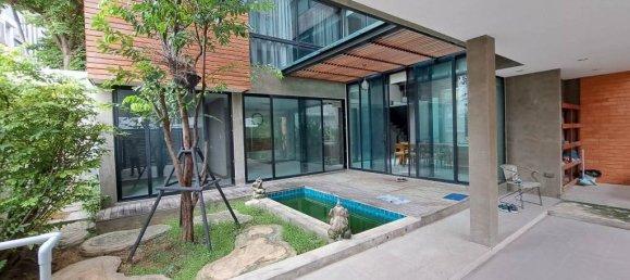 4 bedrooms Cafe / restaurant in Bangkok, Thailand No. 6429 3