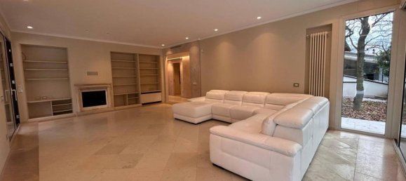 Villa de 5 habitaciónes en Gorle, Italy No. 22230 10