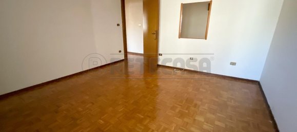 Casa de 8 habitaciónes en Udine, Italy No. 65643 10