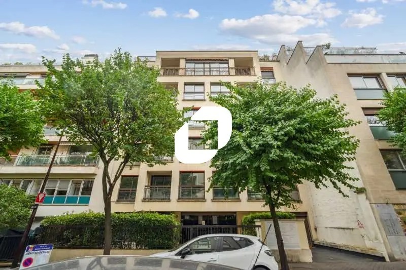 Офис 173м² в Нёйи-сюр-Сен, Франция № 302379