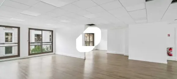 Офис 173м² в Нёйи-сюр-Сен, Франция № 302379 6