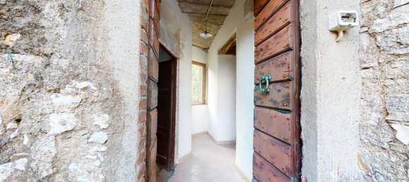 1 bedroom House in Fabbriche di Vergemoli, Italy No. 233361 2