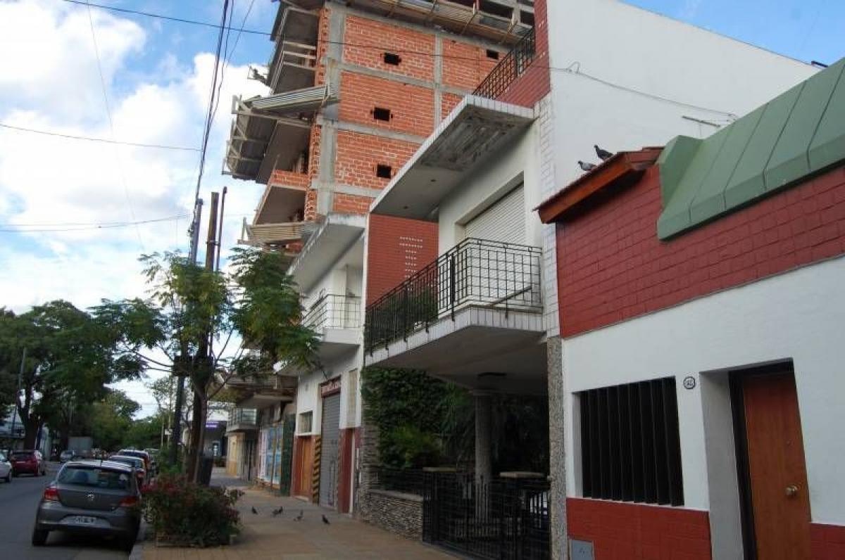 Casa de 5 dormitorios en Buenos Aires, Argentina No. 91567